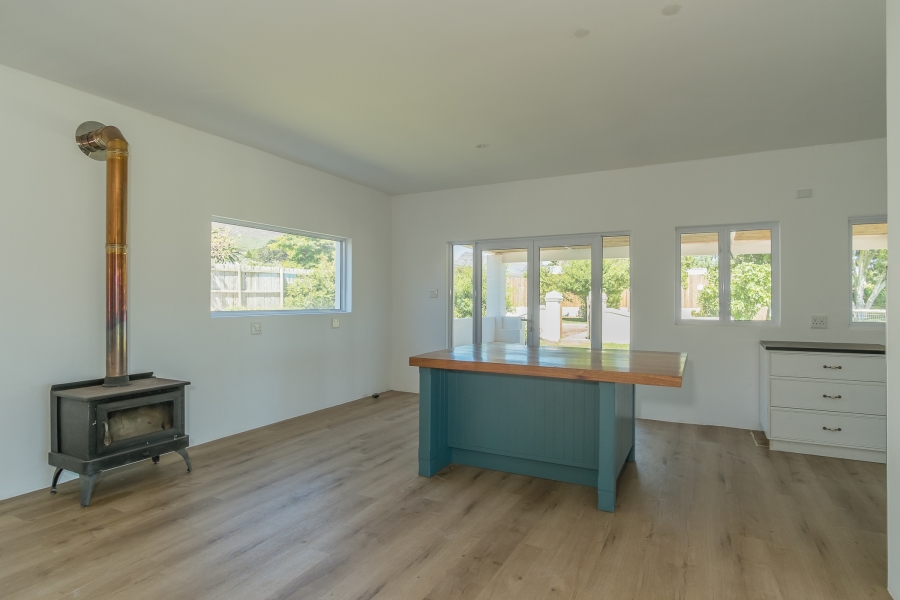 6 Bedroom Property for Sale in Meadowsteads Western Cape